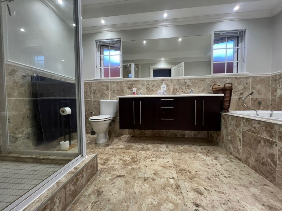 To Let 4 Bedroom Property for Rent in Walmer Eastern Cape